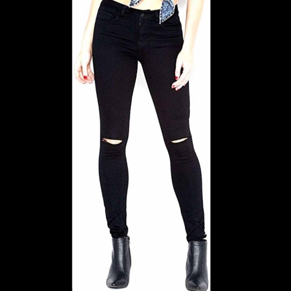 Guess Skinny Jeans. Ripped at the knees.